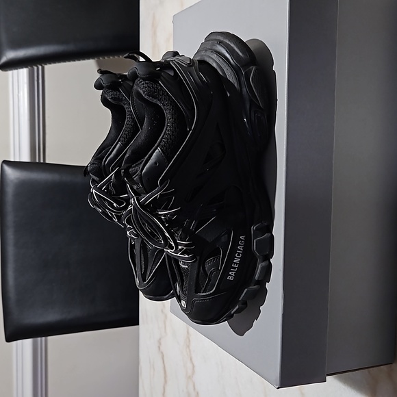 Balenciaga sneakers - Picture 1 of 4